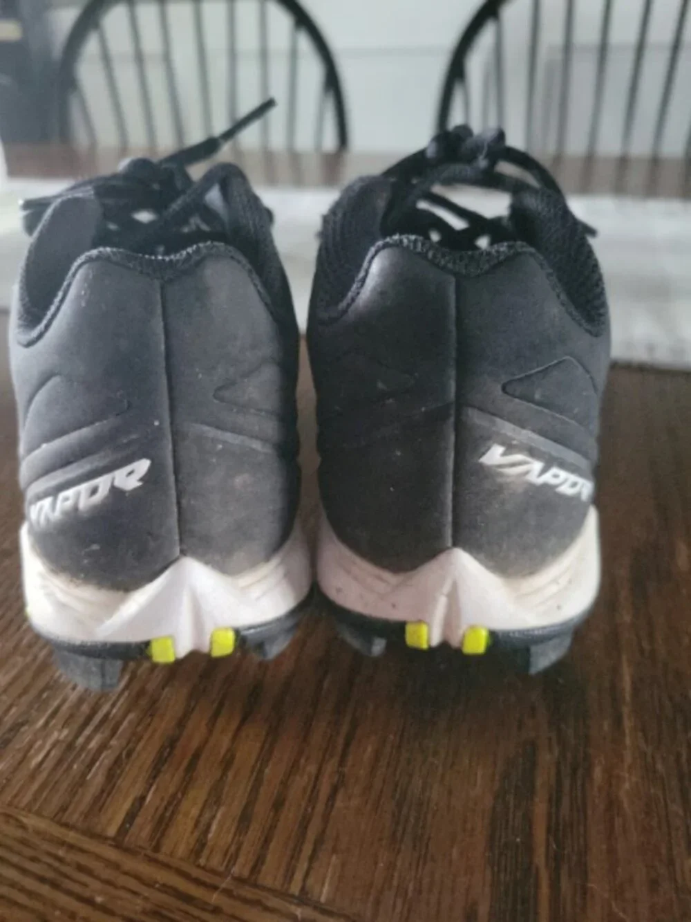Kids size 1.5 Nike baseball cleats